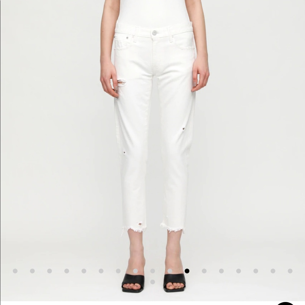 Moussy Vintage white jeans. Size 28. NWT
